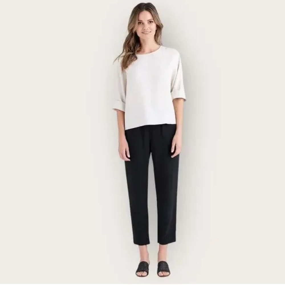 VETTA Black Tapered Women's Pants NWT